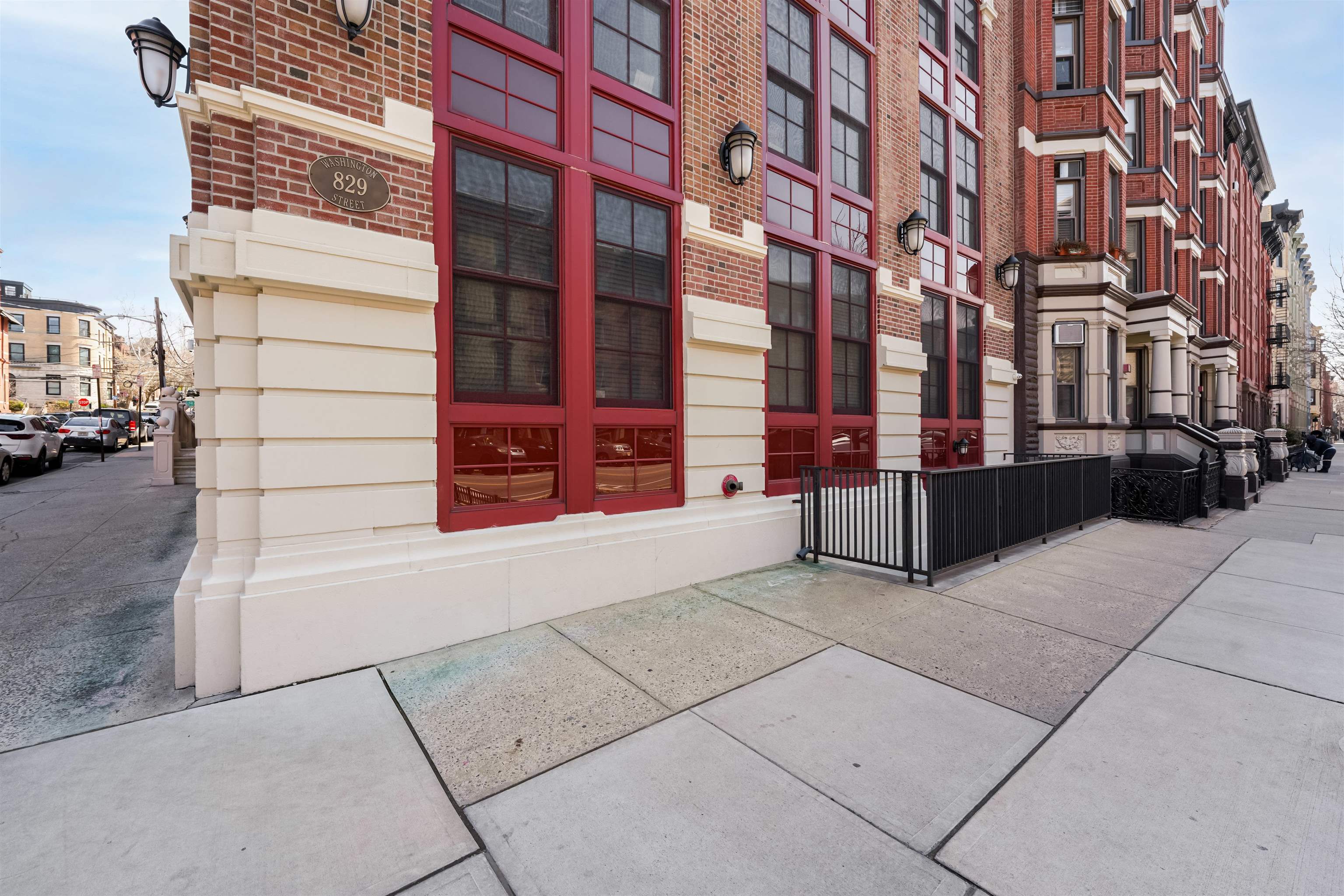 829 WASHINGTON ST Unit: 5