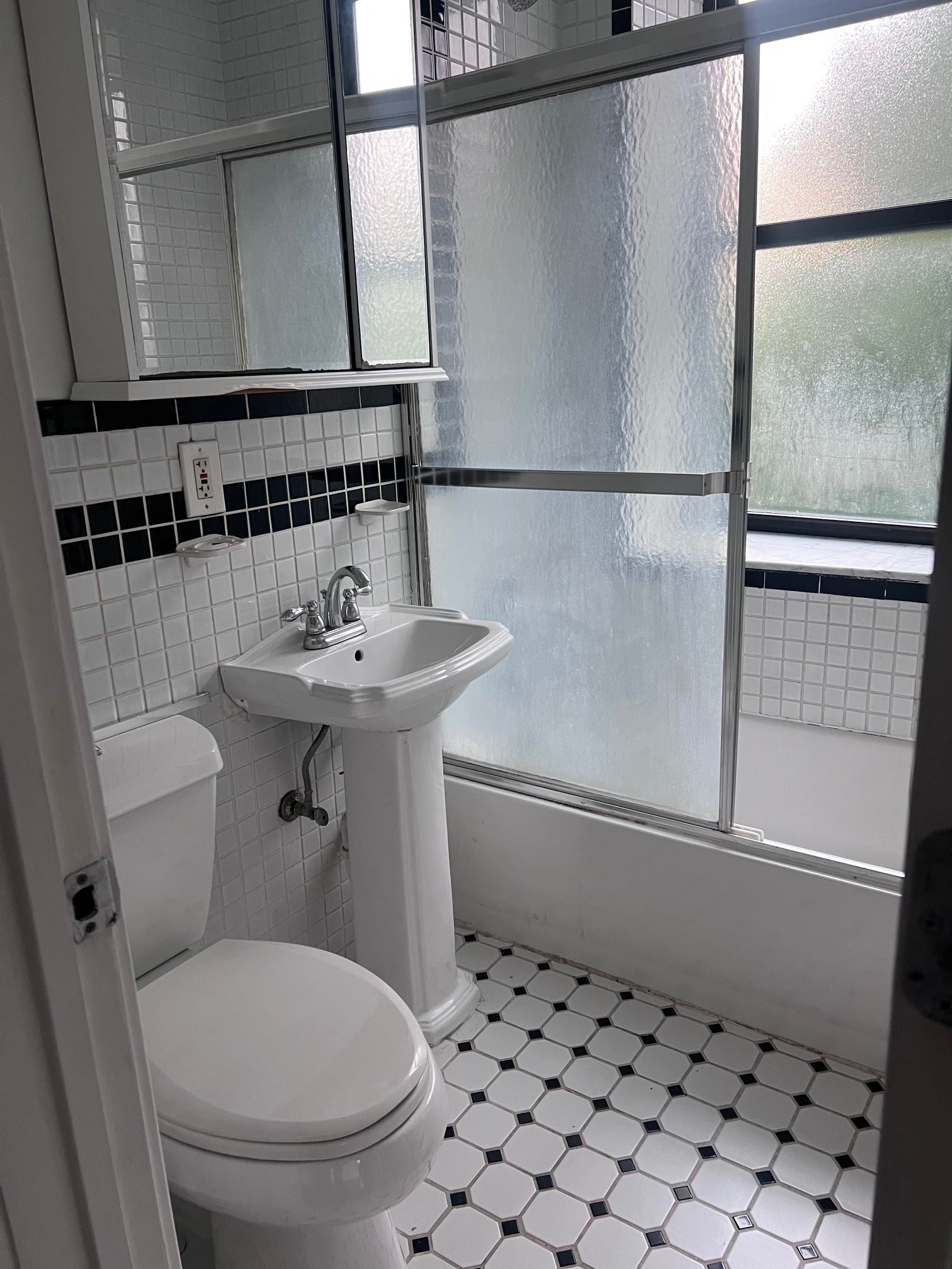 50 49TH ST Unit: 4