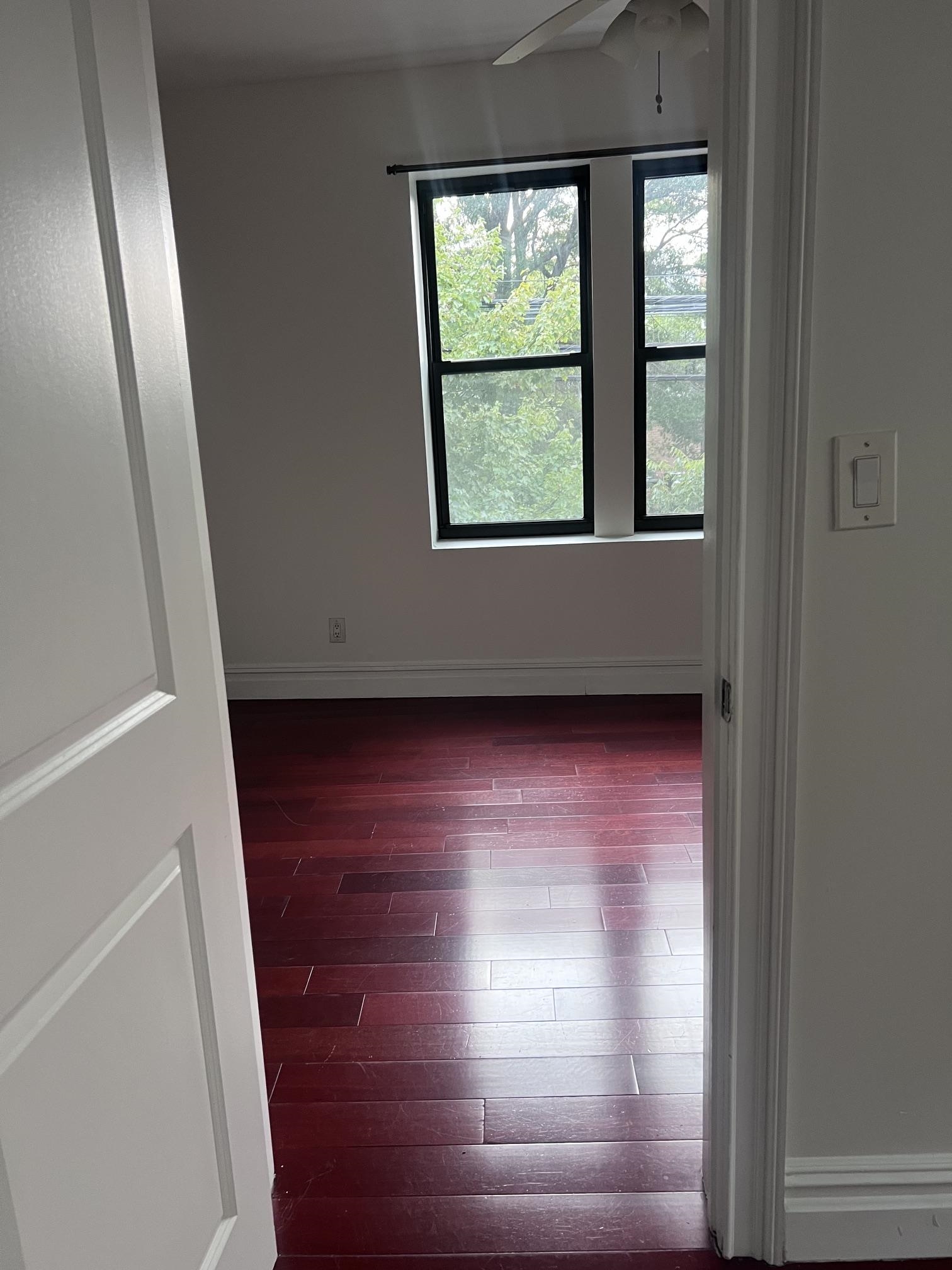 50 49TH ST Unit: 4