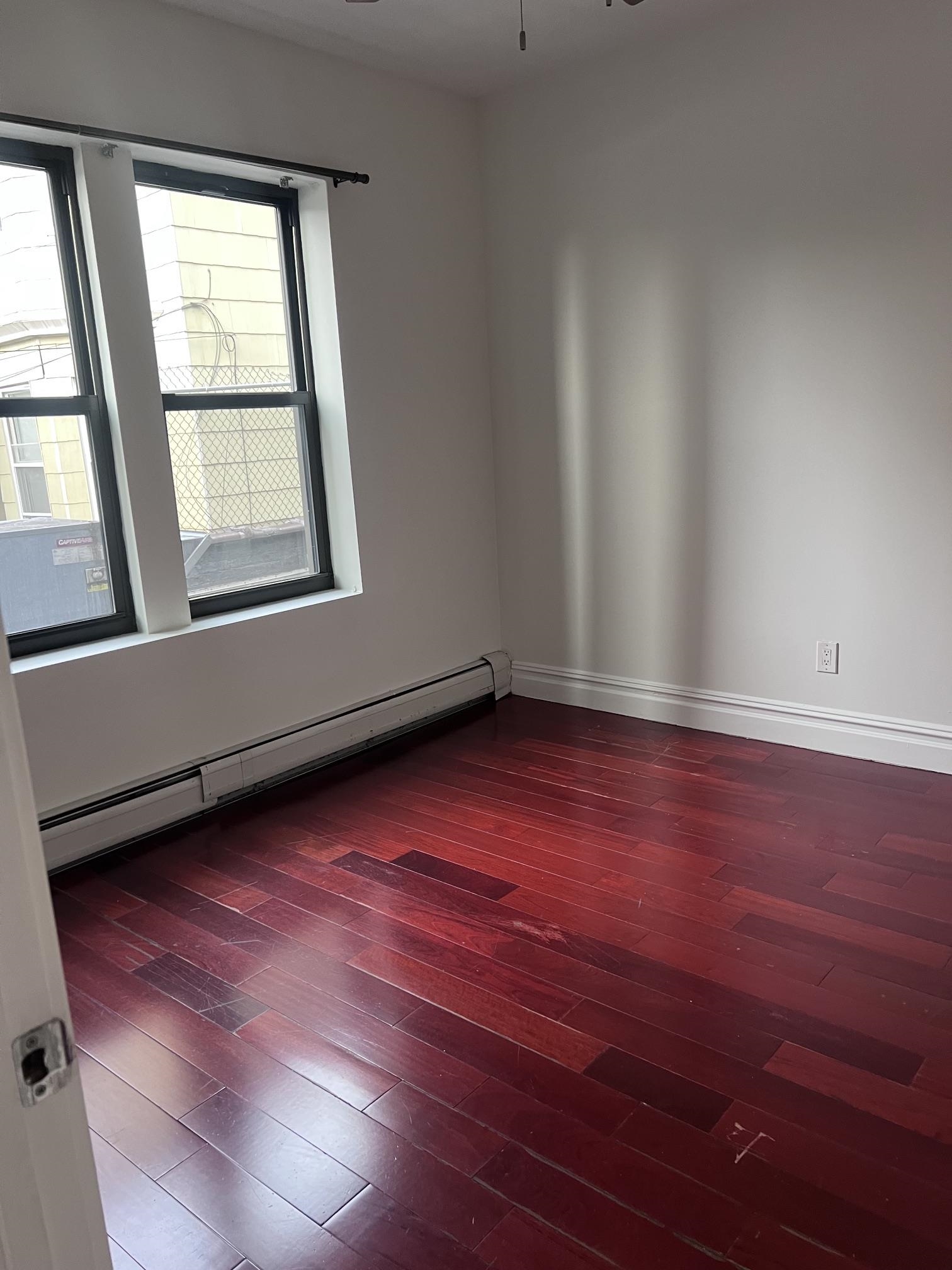 50 49TH ST Unit: 4
