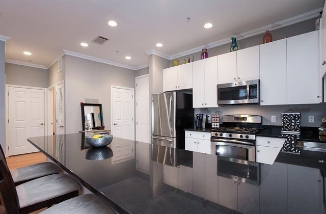 1200 GRAND ST Unit: 322