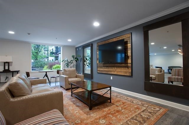 1200 GRAND ST Unit: 322