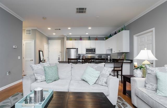 1200 GRAND ST Unit: 322