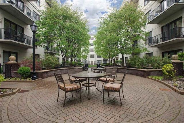 1200 GRAND ST Unit: 322