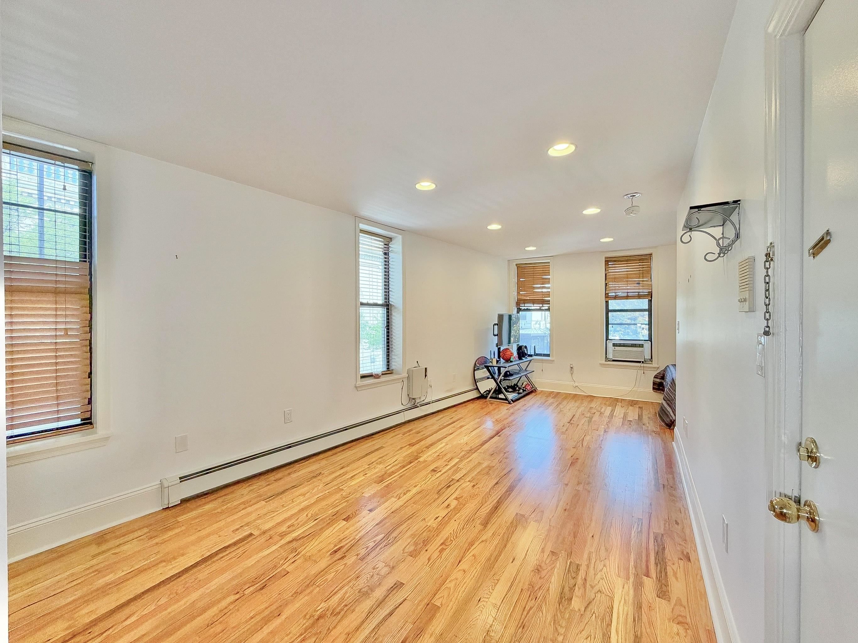 197 NEWARK AVE Unit: 1