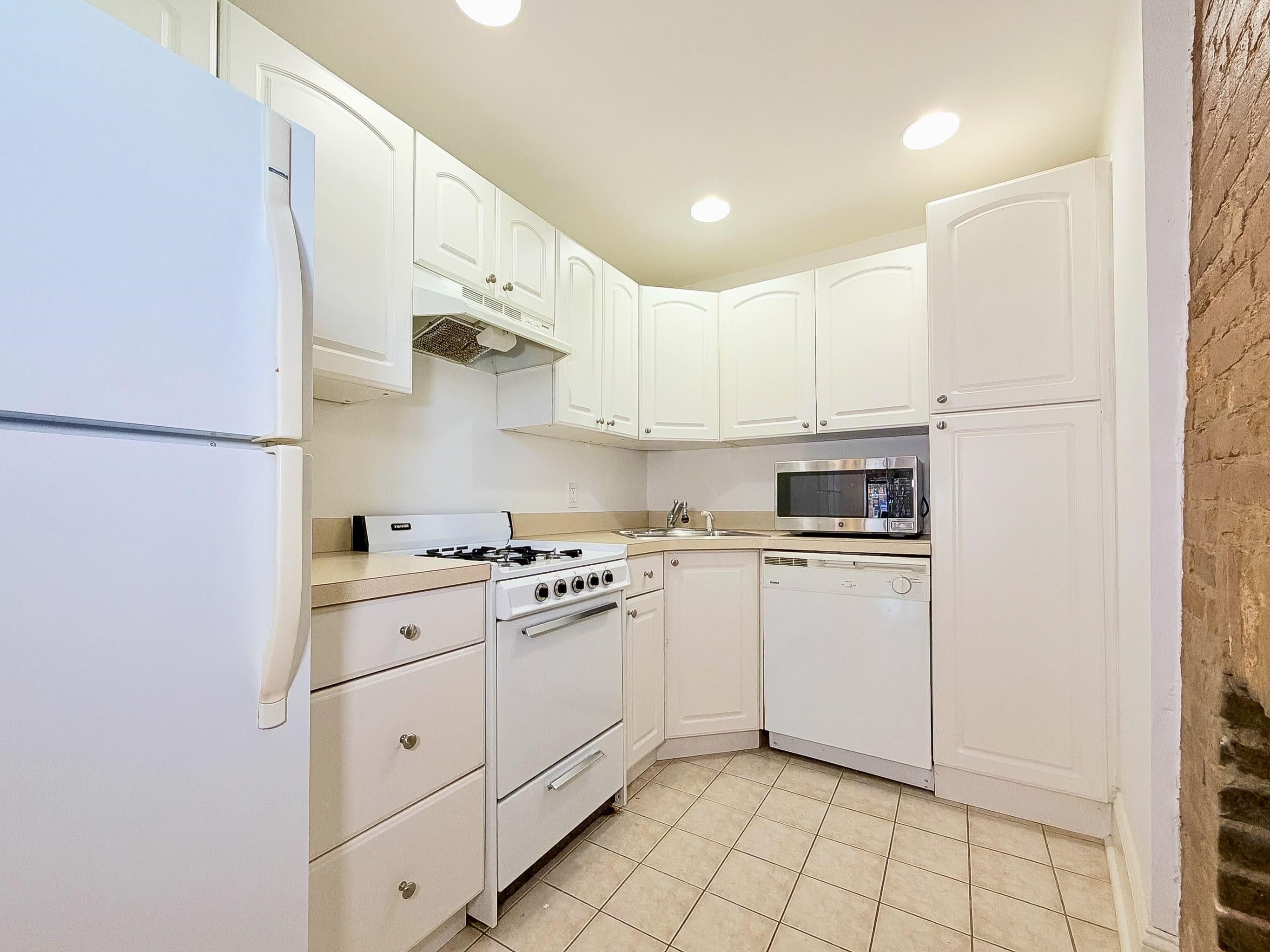 197 NEWARK AVE Unit: 1