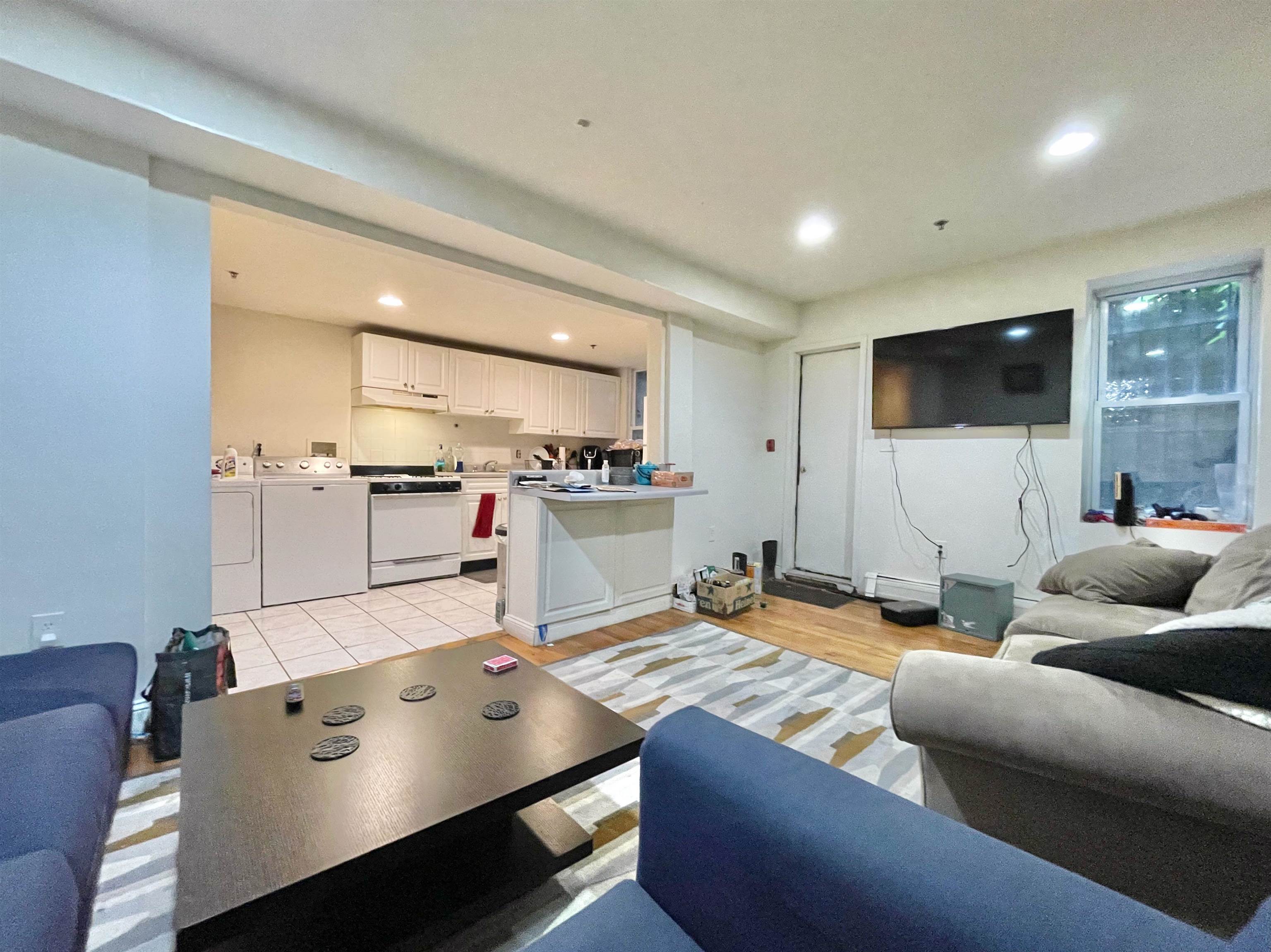 1035 WASHINGTON ST Unit: LL