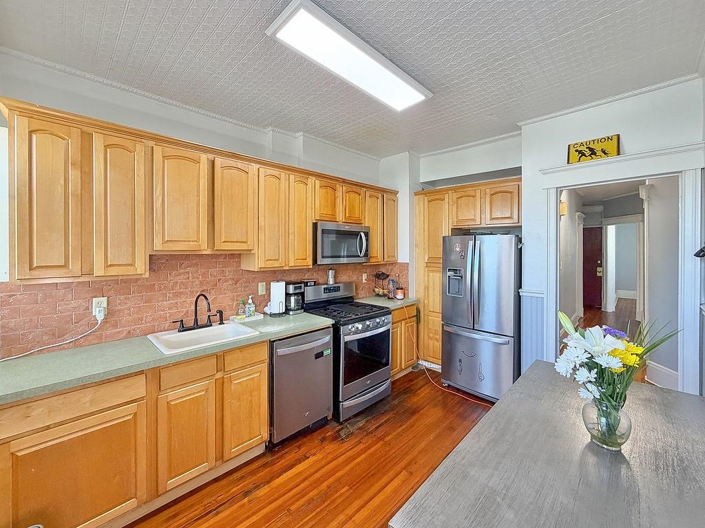 192 GRIFFITH ST Unit: 3