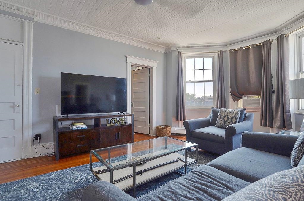 192 GRIFFITH ST Unit: 3