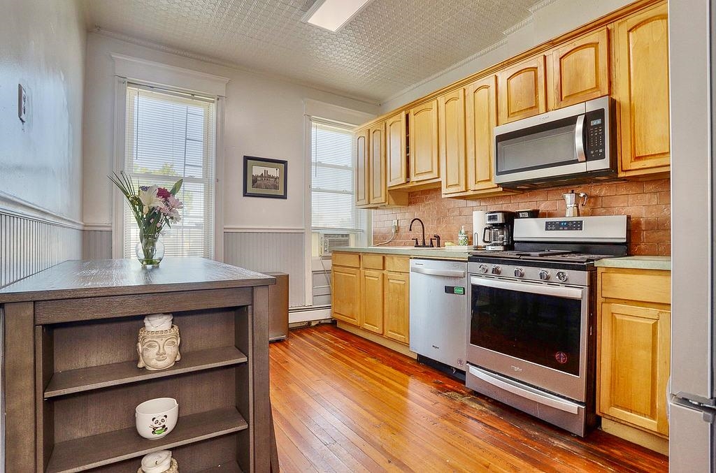 192 GRIFFITH ST Unit: 3