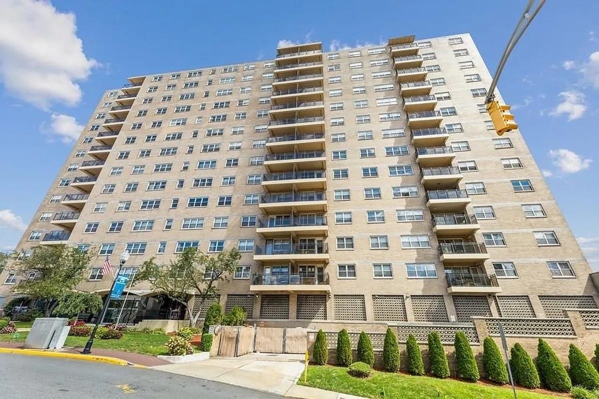 7100 BLVD EAST Unit: 14A
