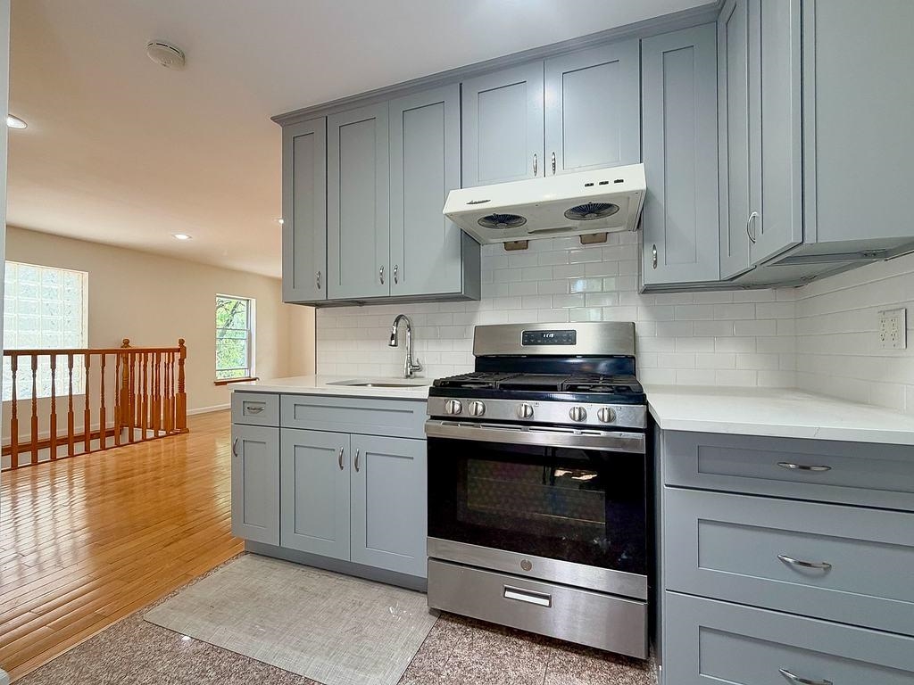 108 HUTTON ST Unit: 2nd Fl