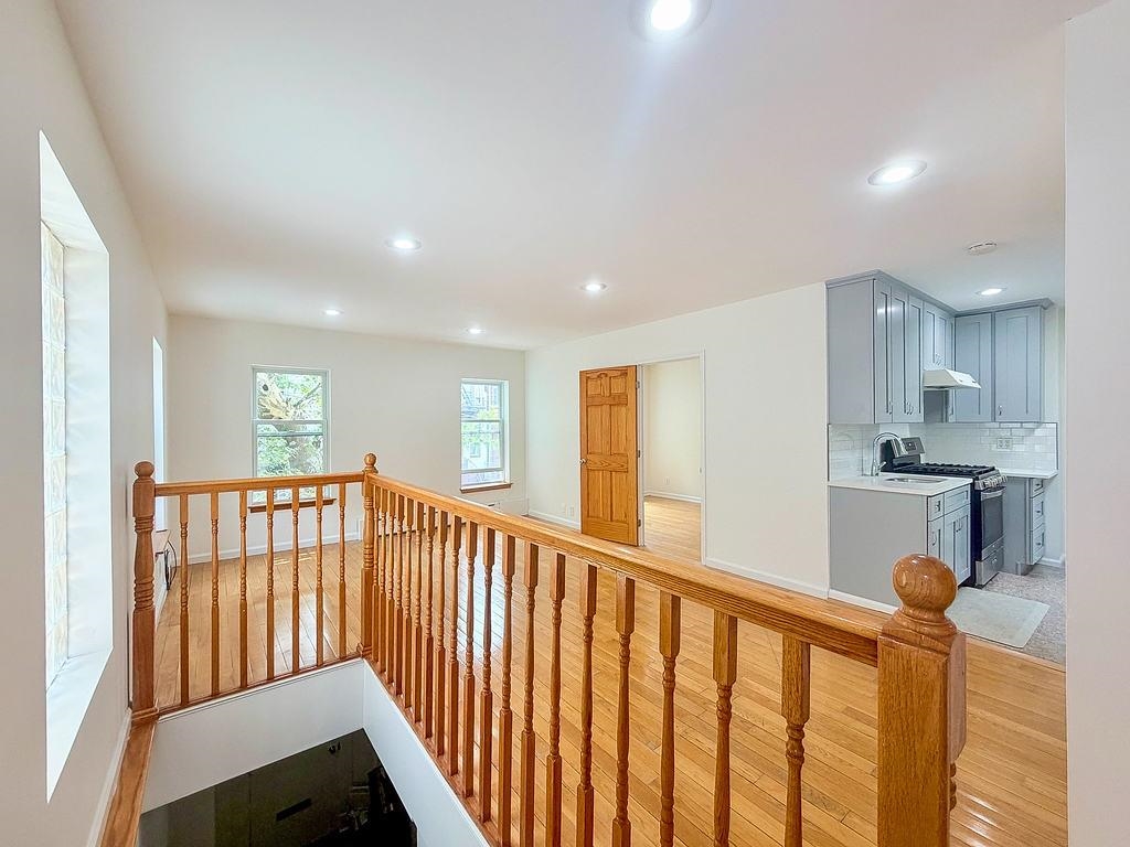 108 HUTTON ST Unit: 2nd Fl