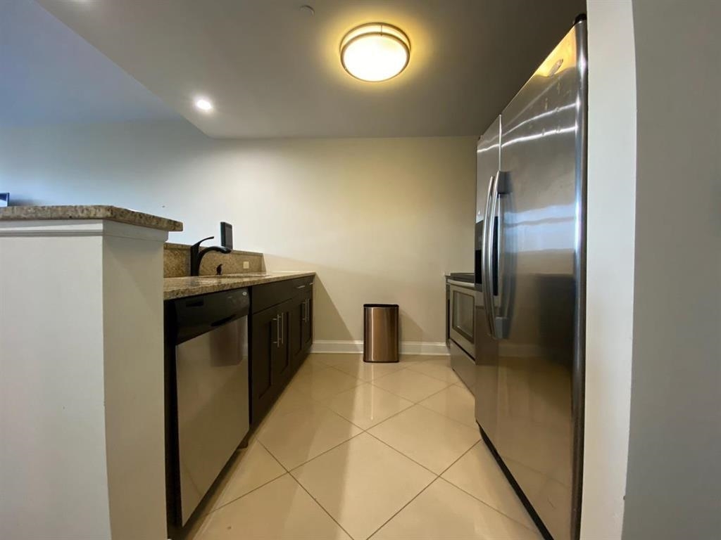 29 1ST ST Unit: 505