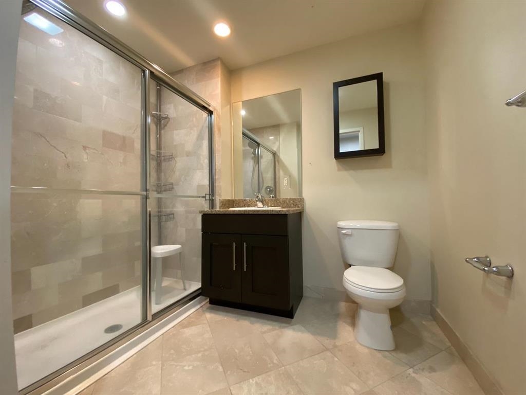 29 1ST ST Unit: 505
