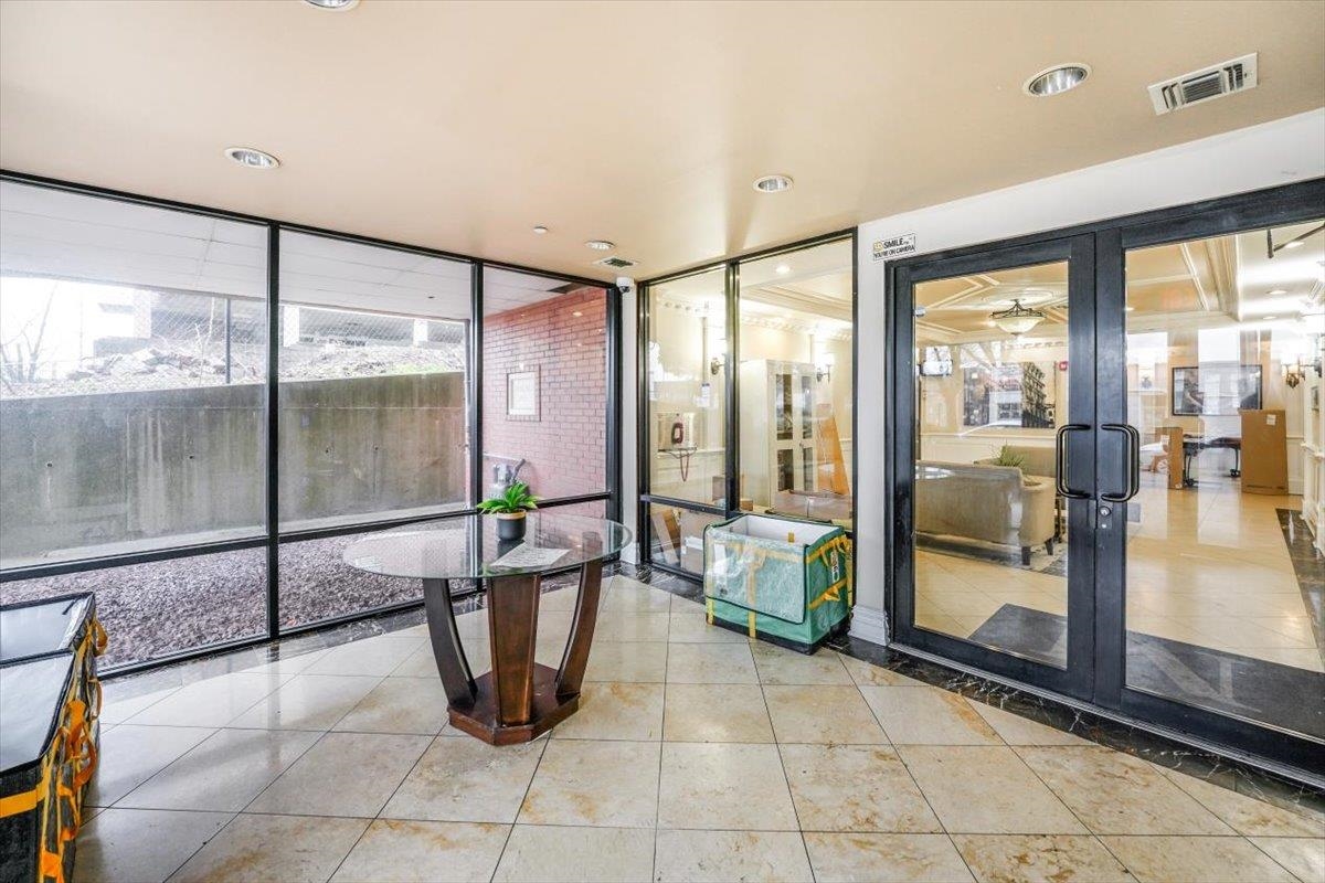 29 1ST ST Unit: 505