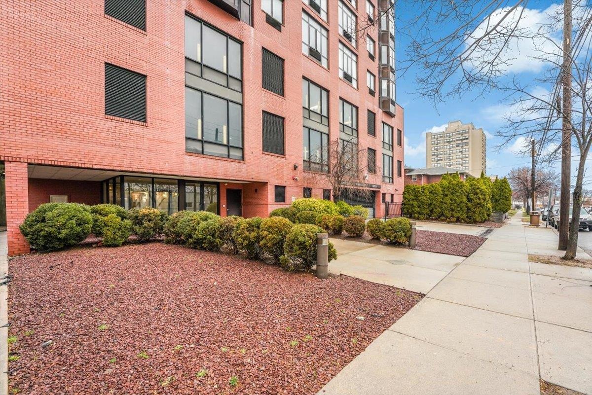 29 1ST ST Unit: 505