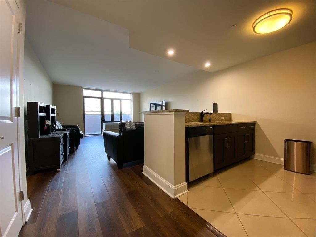 29 1ST ST Unit: 505
