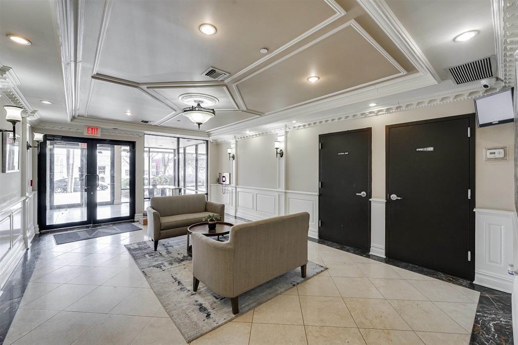 29 1ST ST Unit: 505