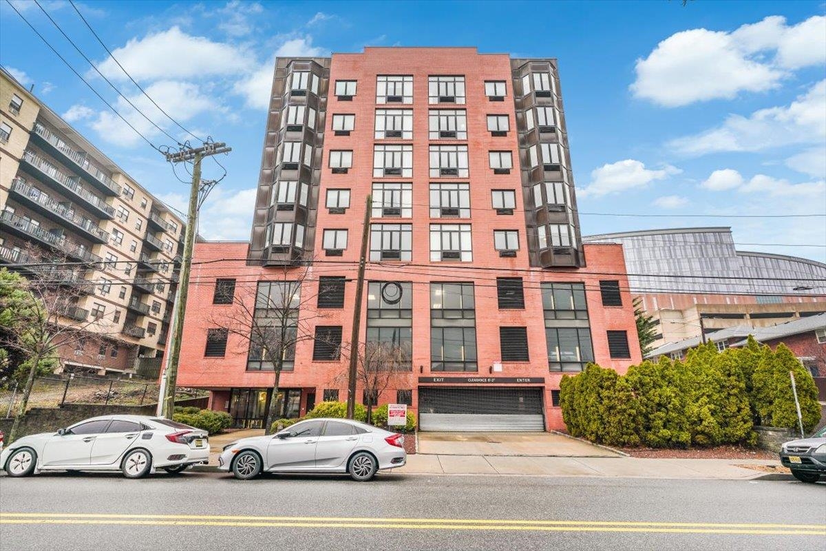29 1ST ST Unit: 505