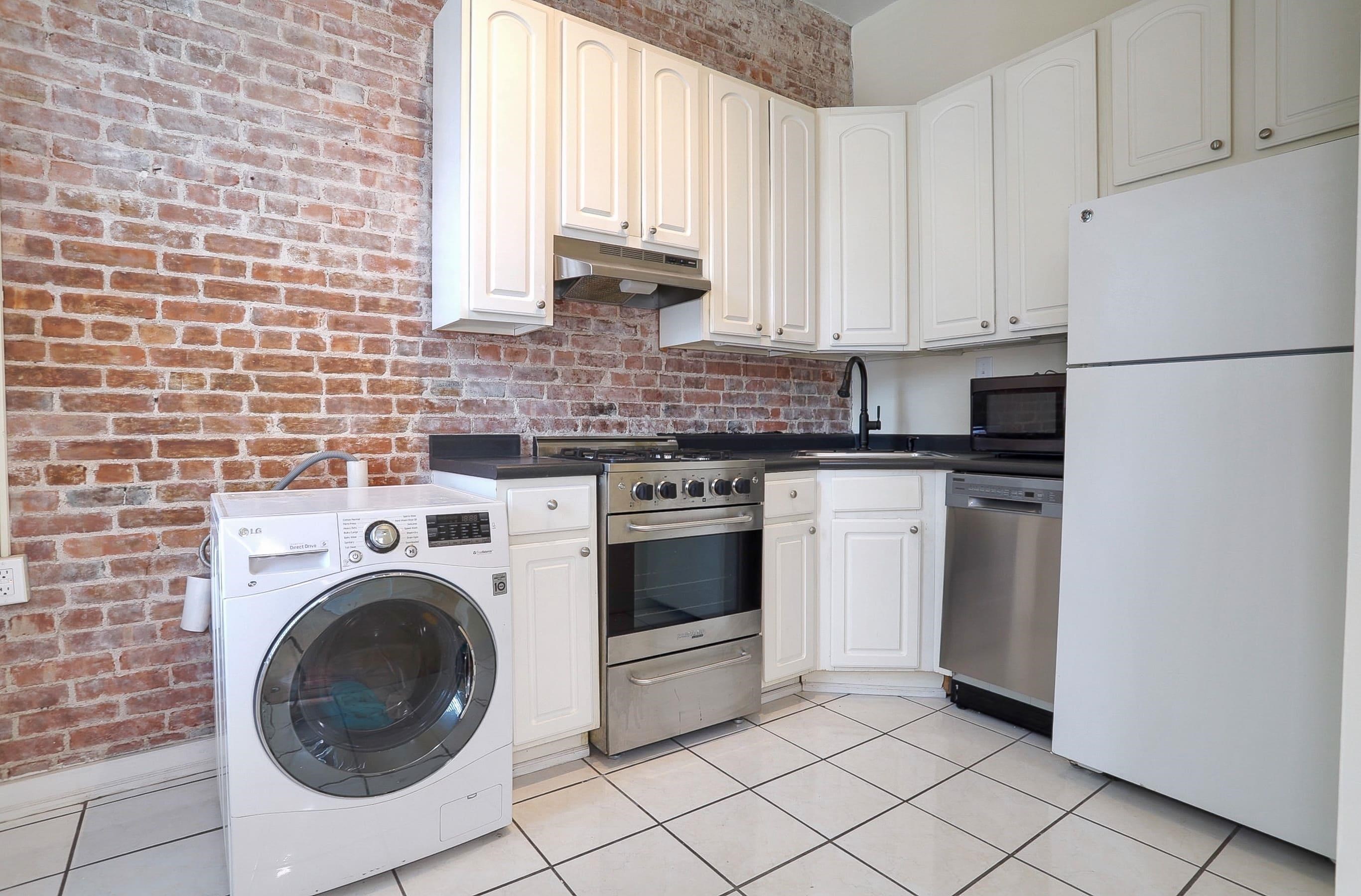 740 WASHINGTON ST Unit: Apt 2