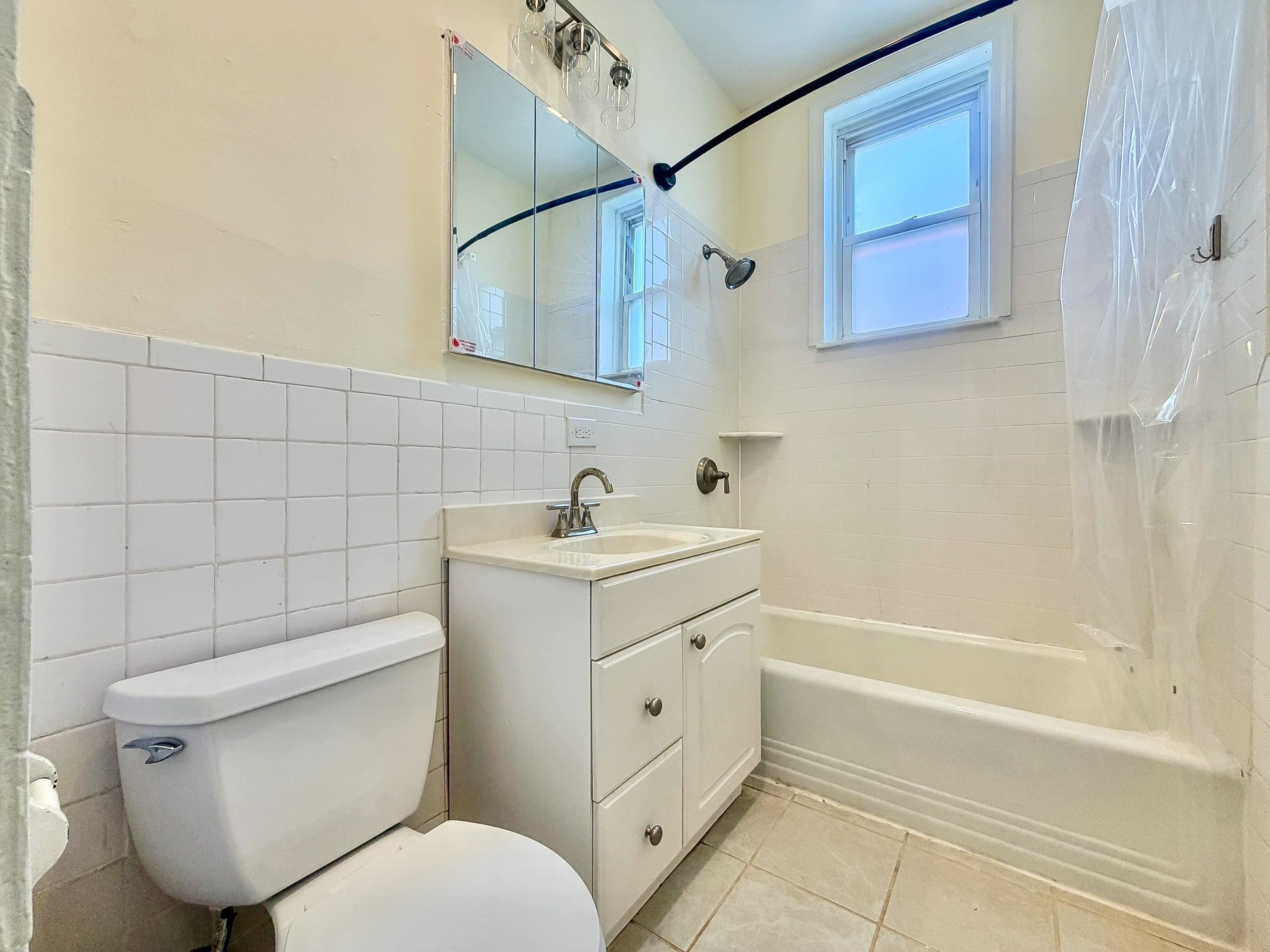 740 WASHINGTON ST Unit: Apt 2