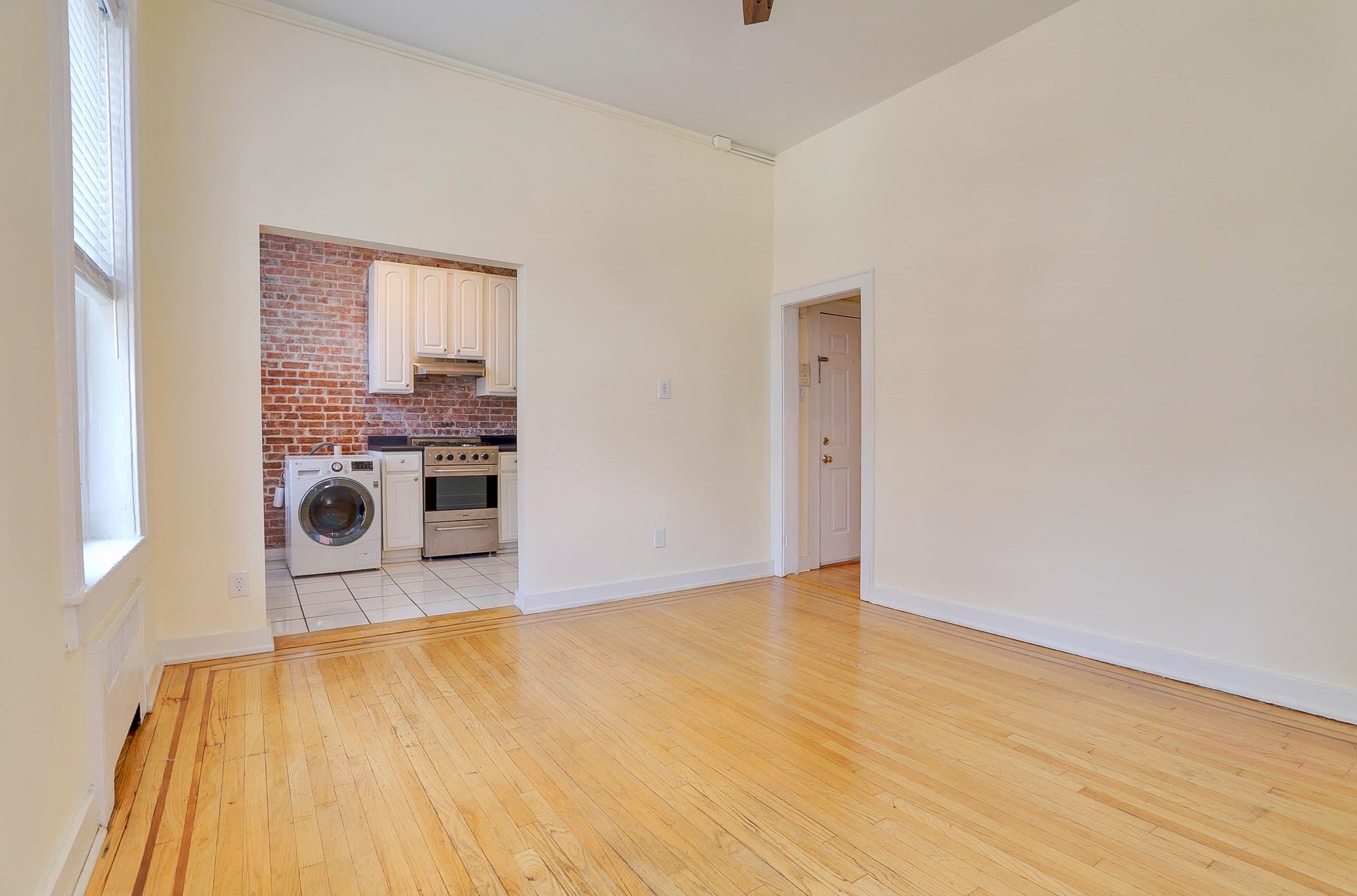 740 WASHINGTON ST Unit: Apt 2