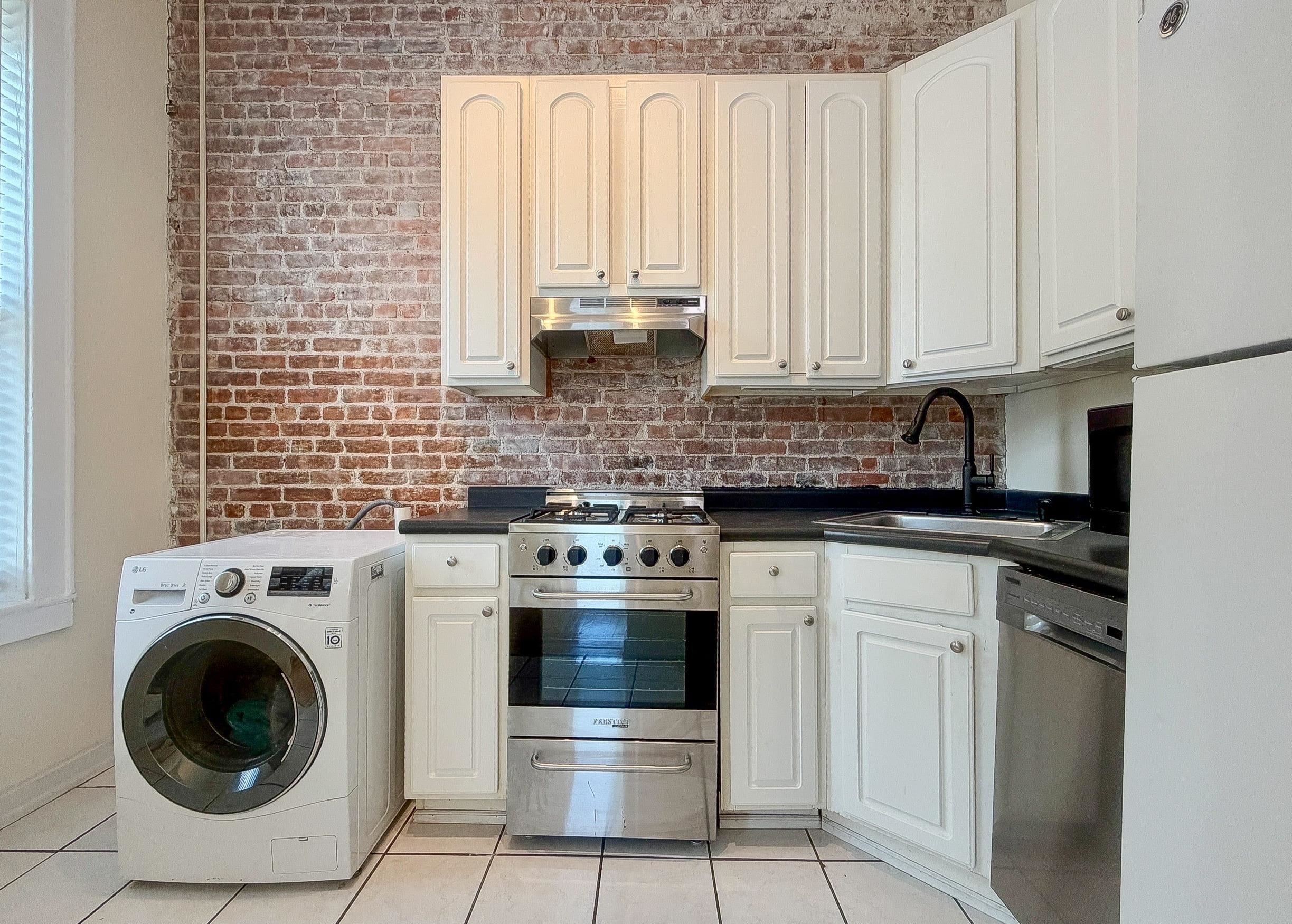 740 WASHINGTON ST Unit: Apt 2