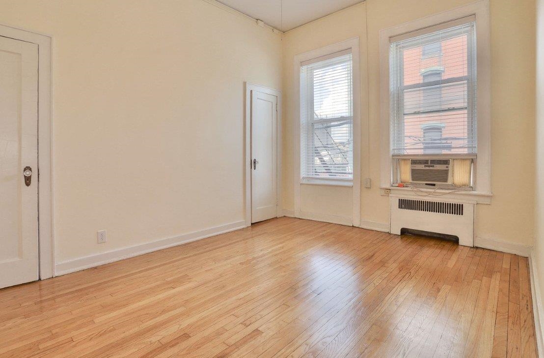 740 WASHINGTON ST Unit: Apt 2
