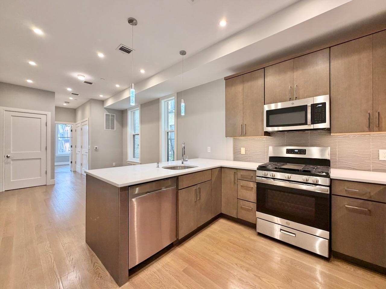 56 3RD ST Unit: 3