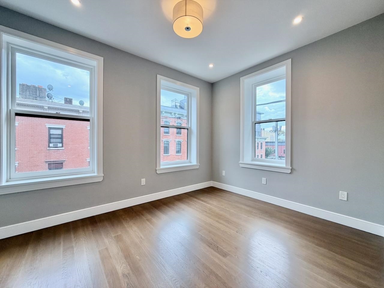 56 3RD ST Unit: 3