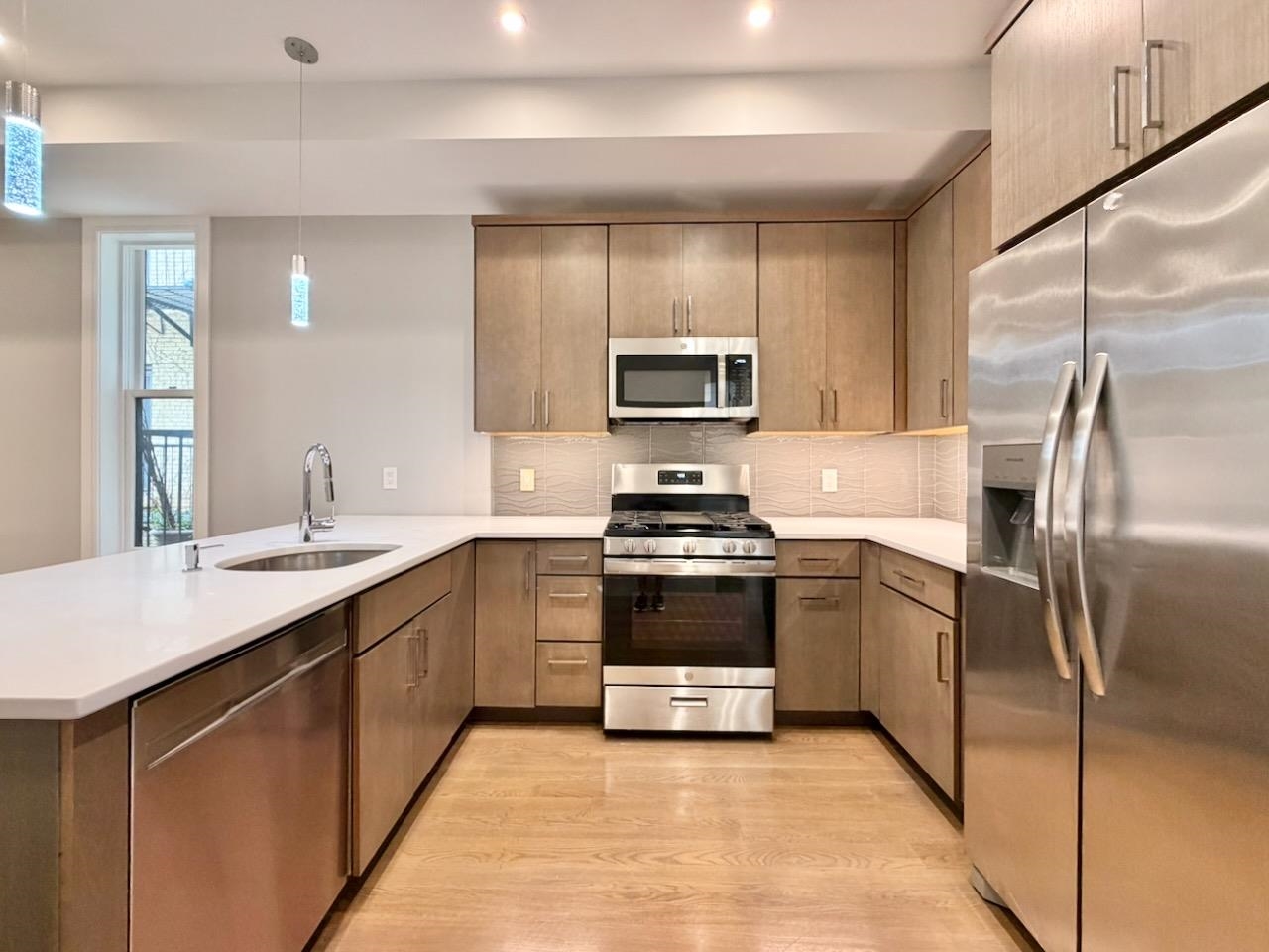 56 3RD ST Unit: 3