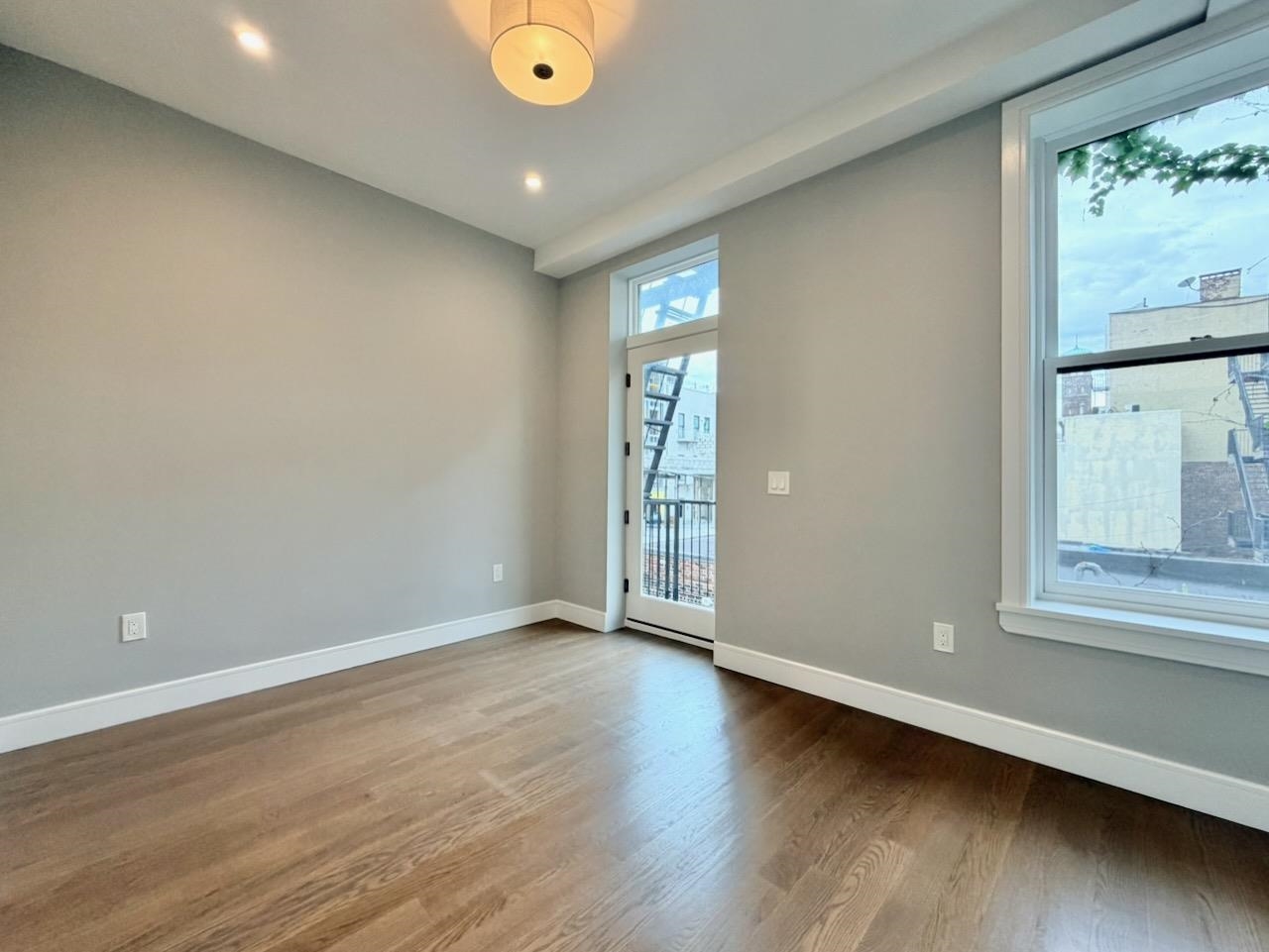 56 3RD ST Unit: 3