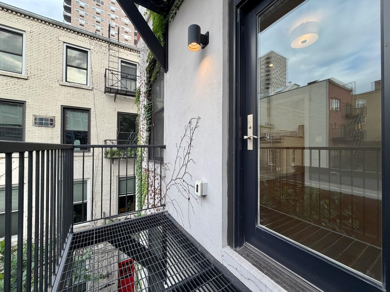 56 3RD ST Unit: 3