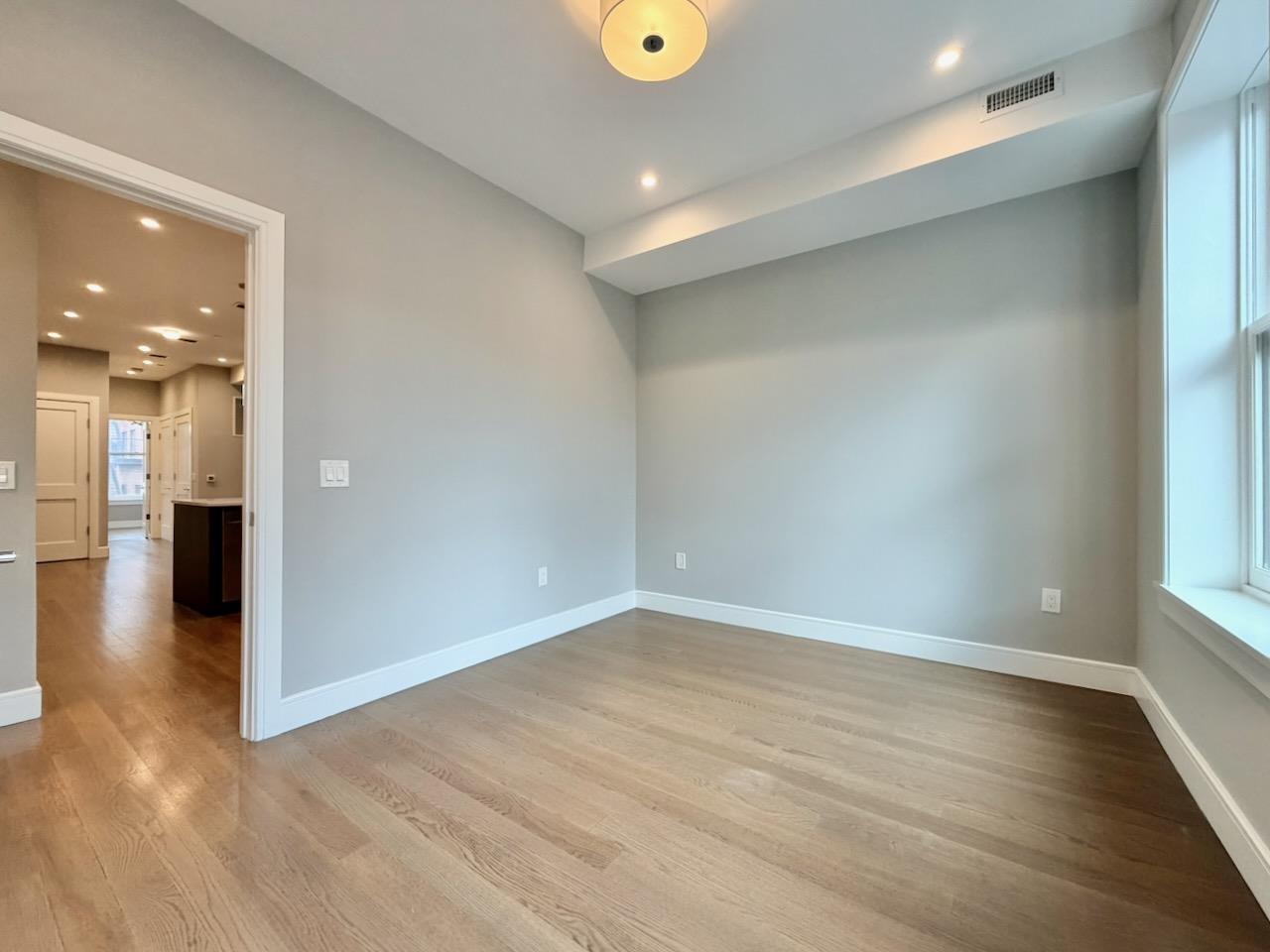 56 3RD ST Unit: 3