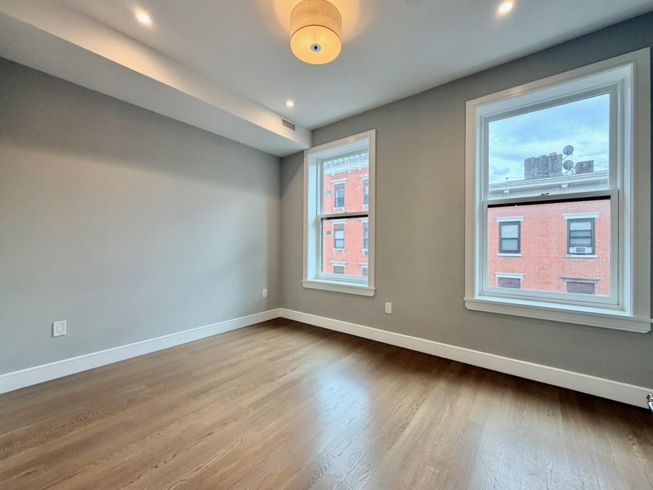 56 3RD ST Unit: 3