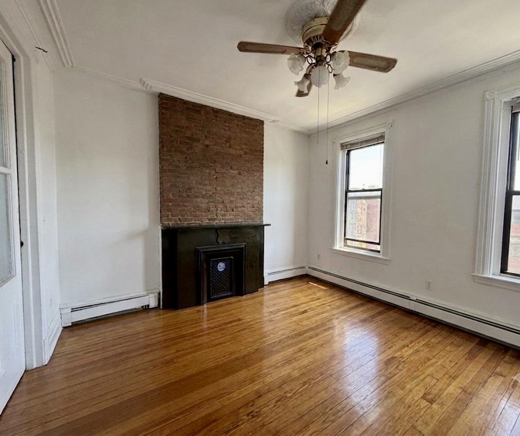 104 14TH ST Unit: 7
