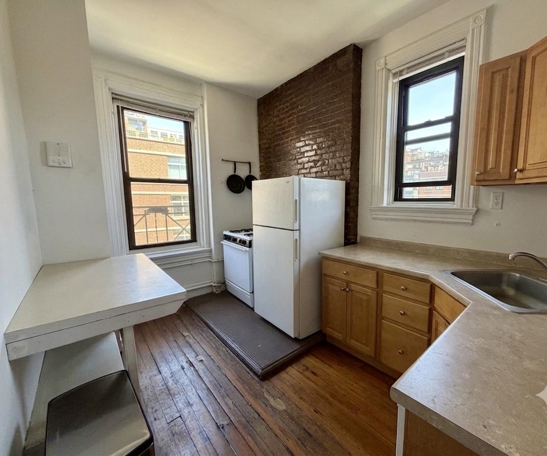 104 14TH ST Unit: 7