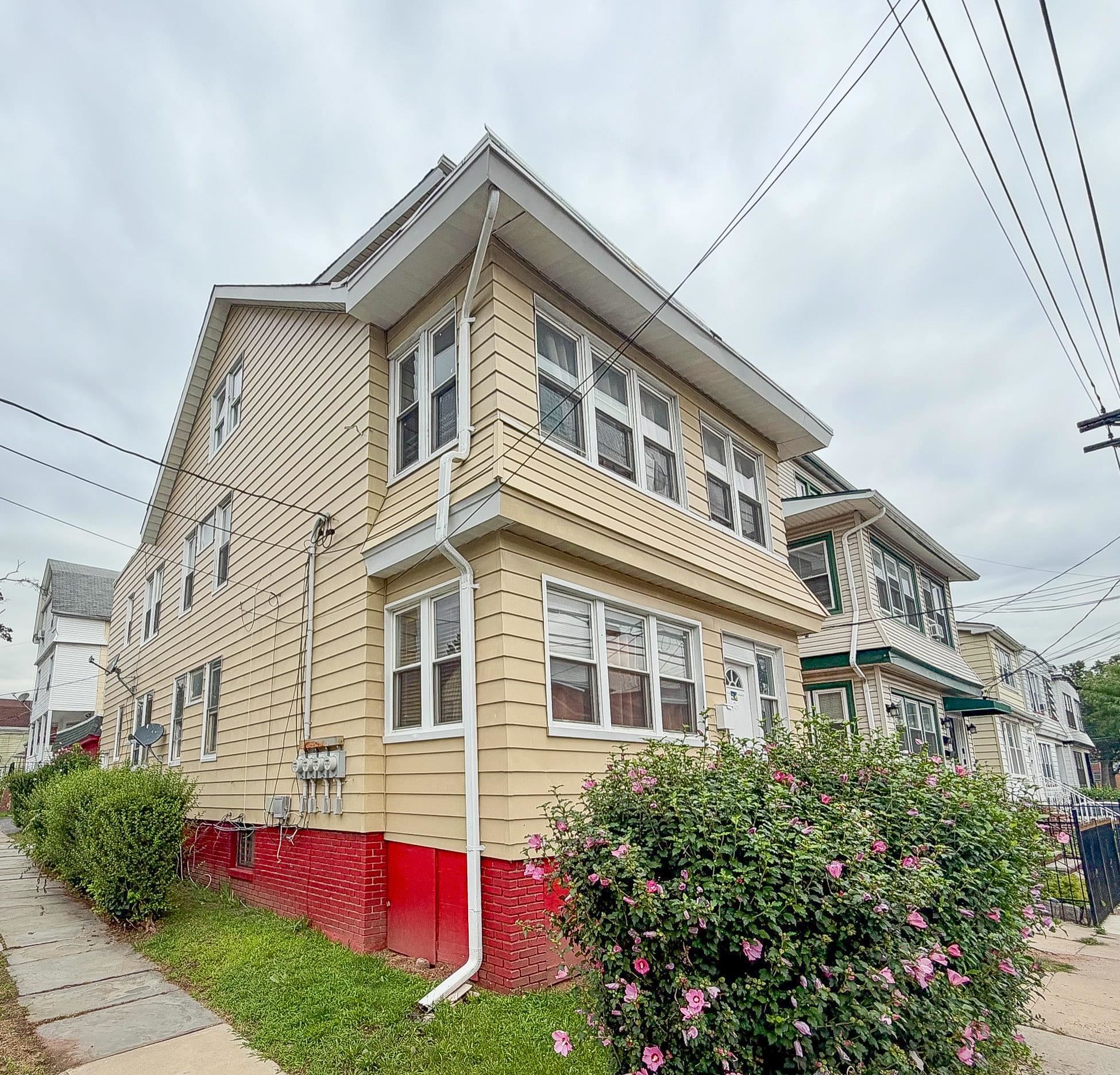231 MYRTLE AVE