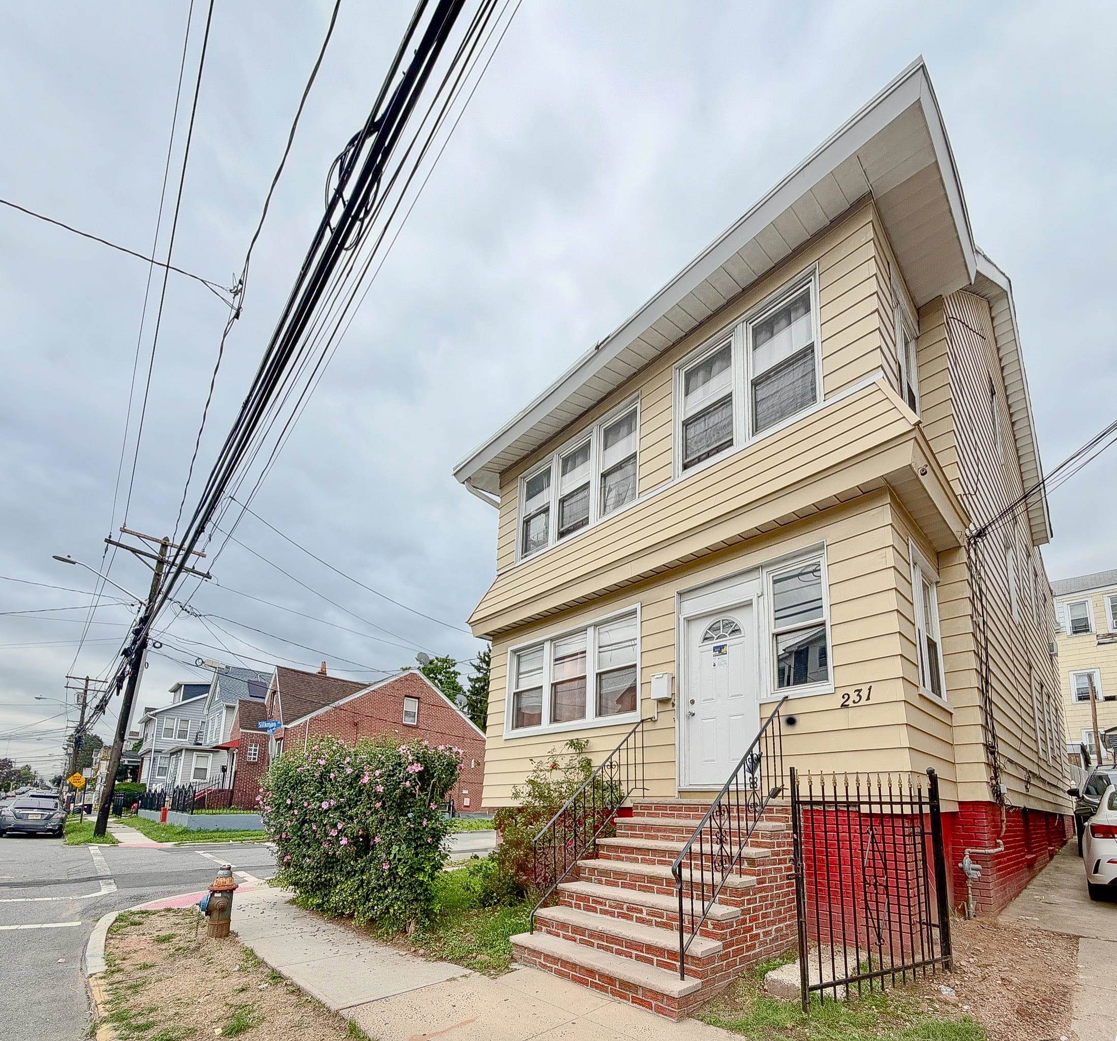 231 MYRTLE AVE