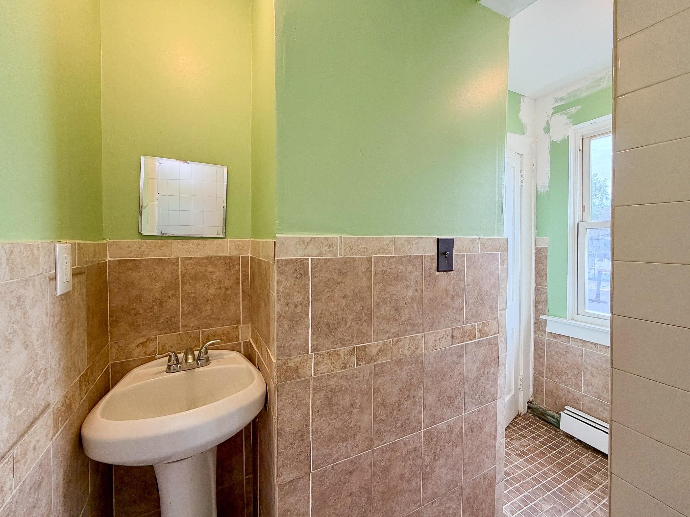 231 MYRTLE AVE