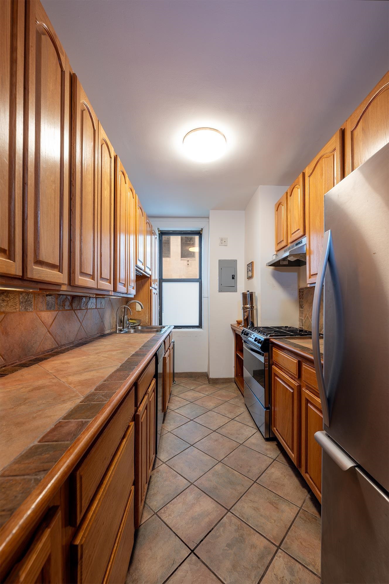 2600 JOHN F KENNEDY BLVD Unit: 1E