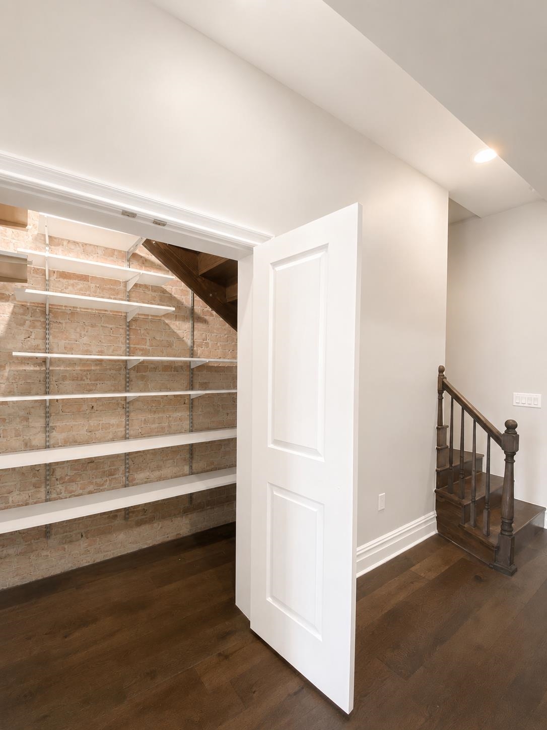 29 BELMONT AVE Unit: 2