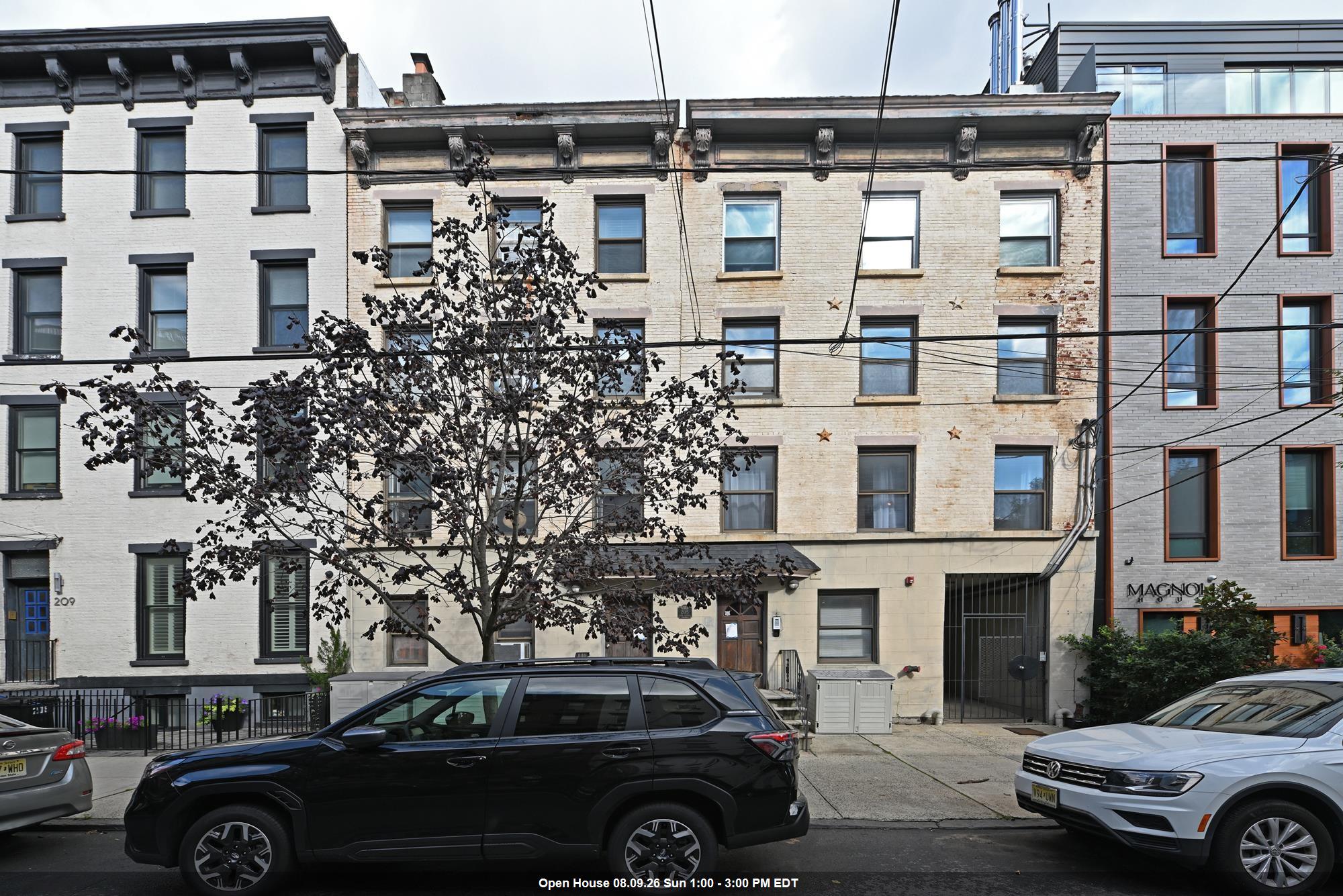 205 PARK AVE Unit: 5