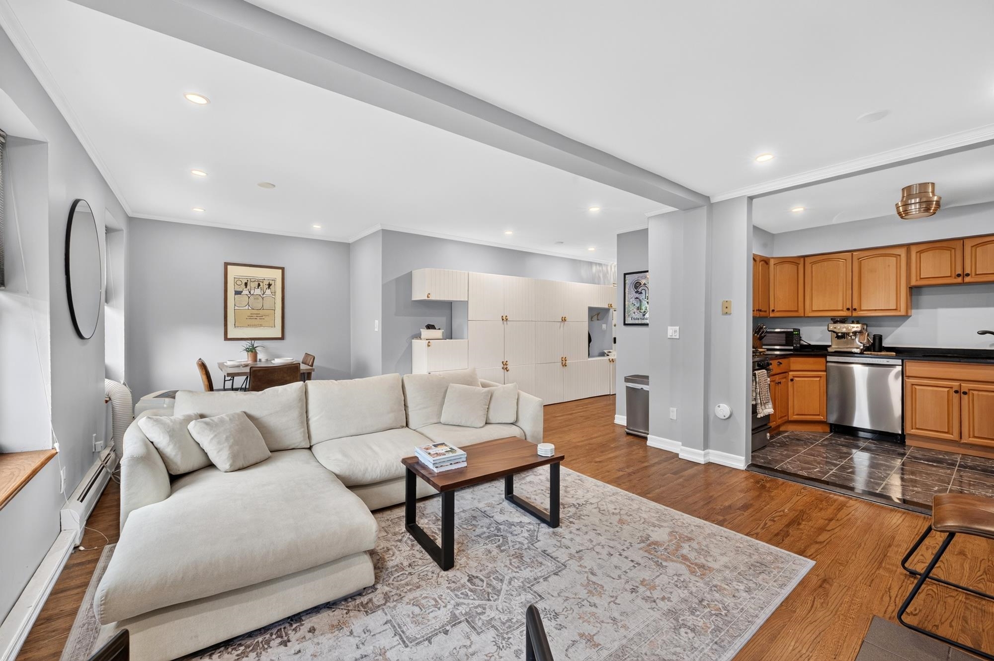 205 PARK AVE Unit: 5