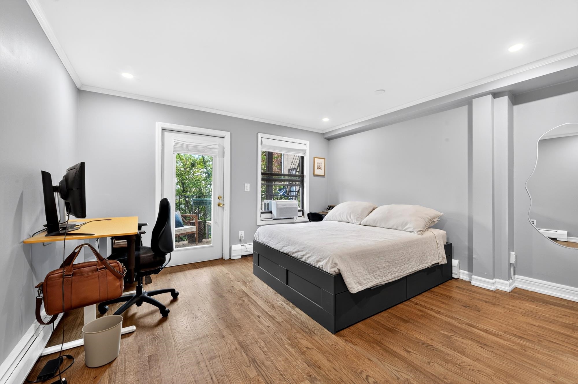 205 PARK AVE Unit: 5