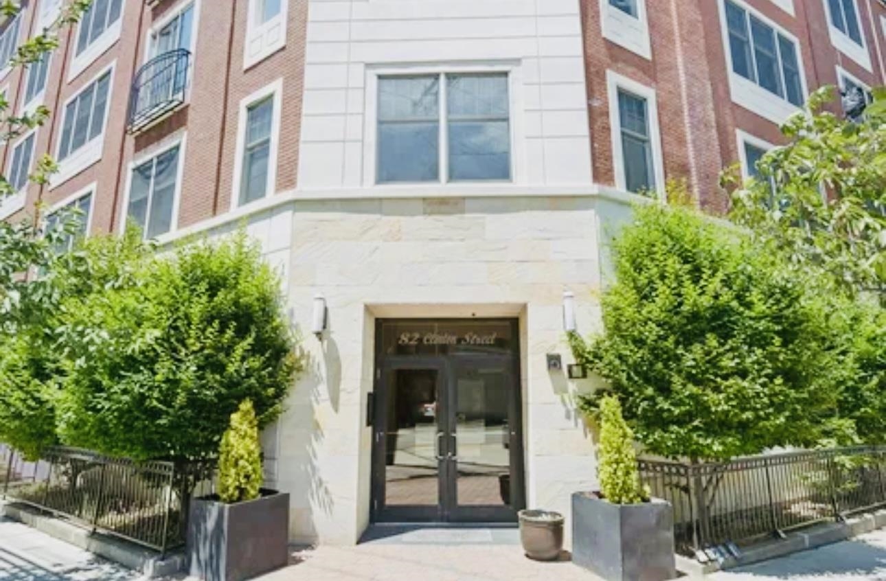 82 CLINTON ST Unit: 2B