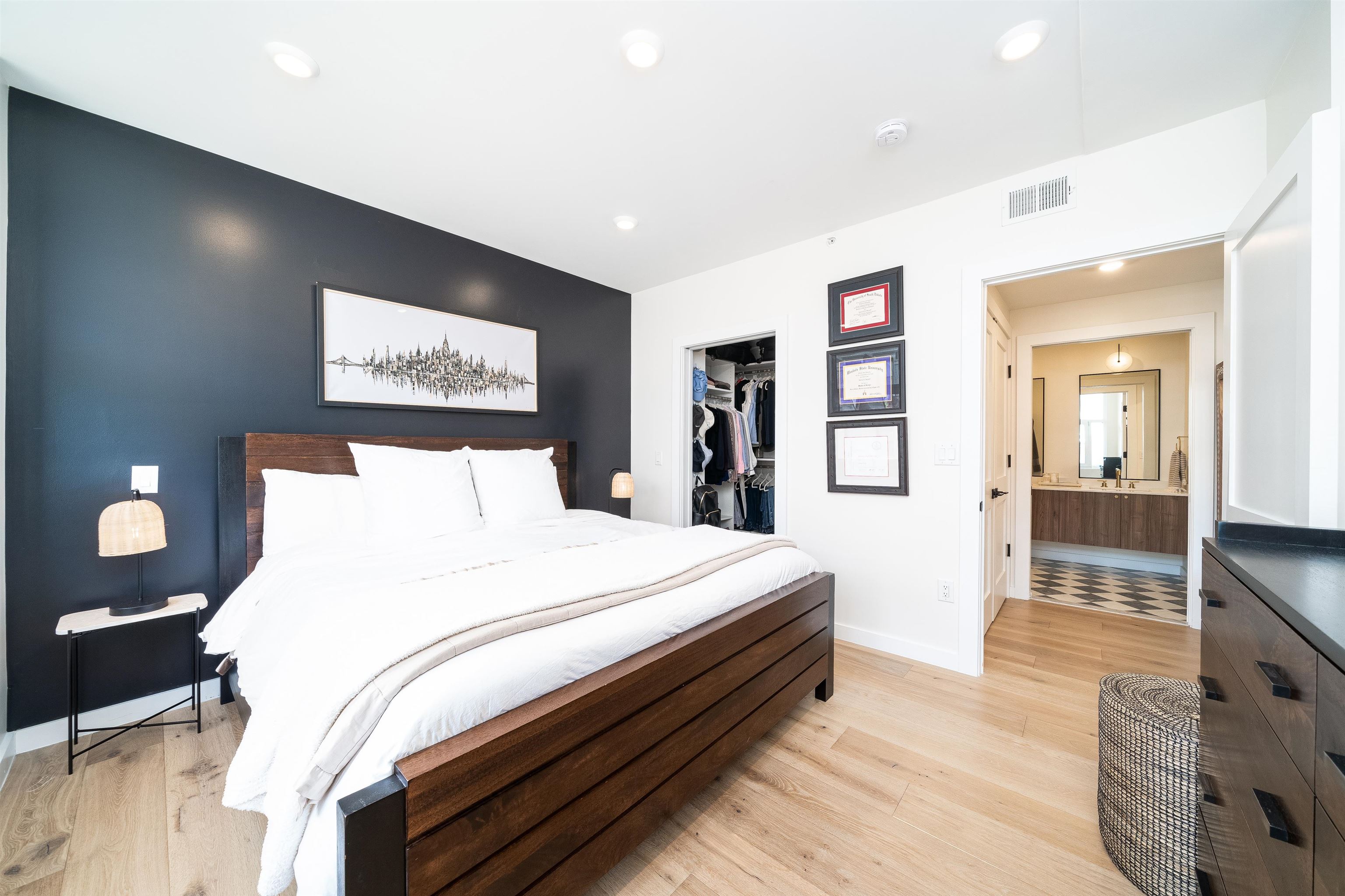 830 PARK AVE Unit: 501