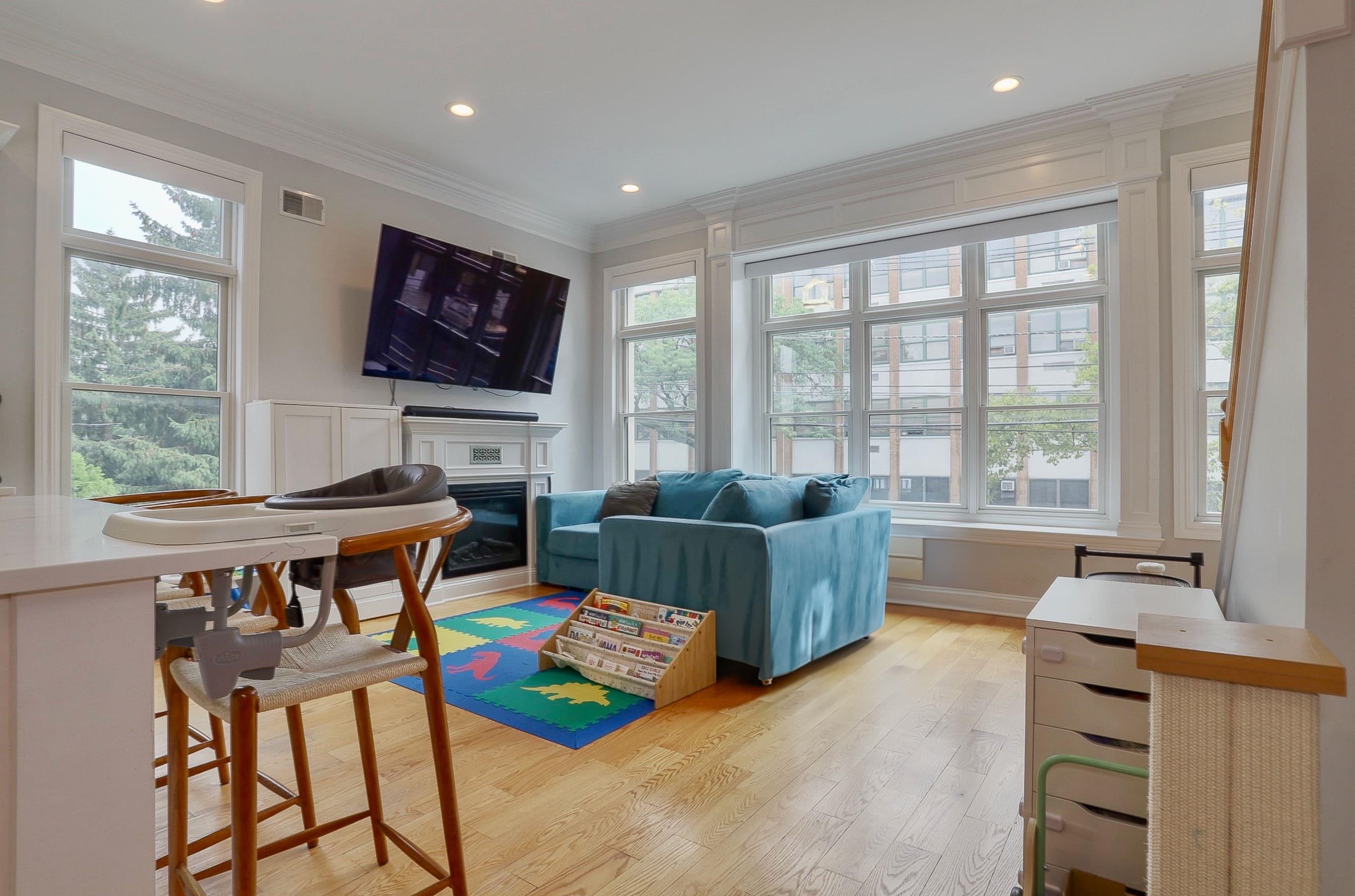 210 NORTH ST Unit: 1