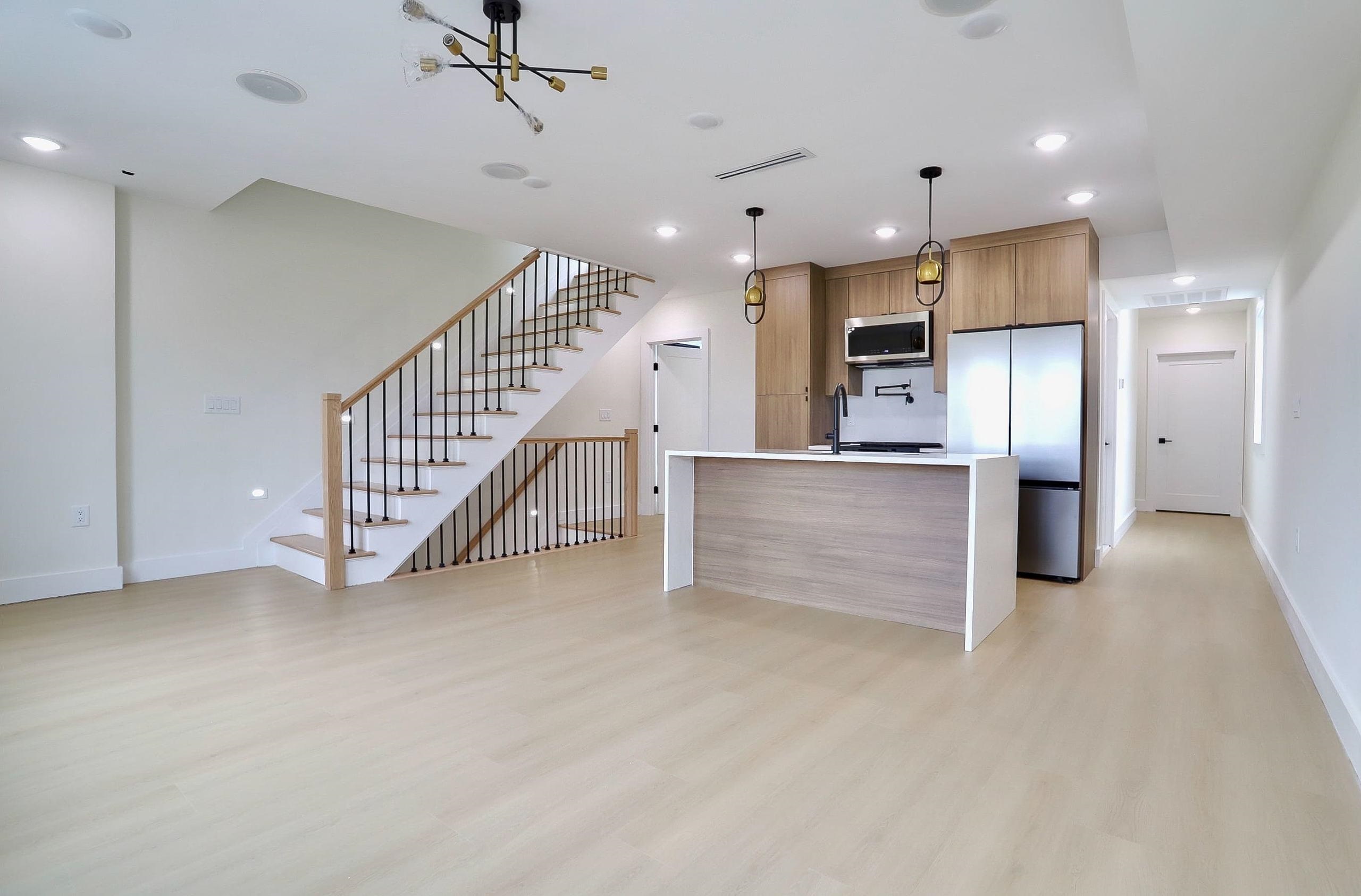 182 COLUMBIA AVE